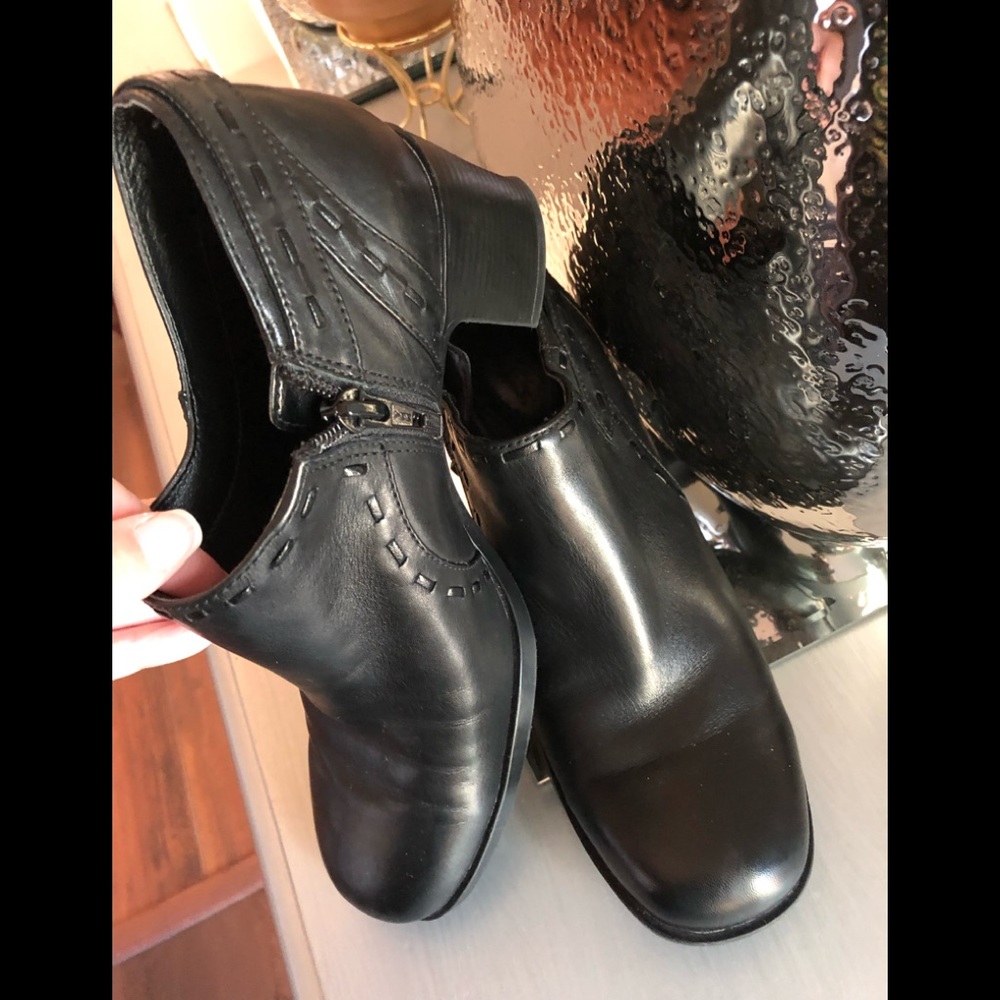 Clarks women’s booties